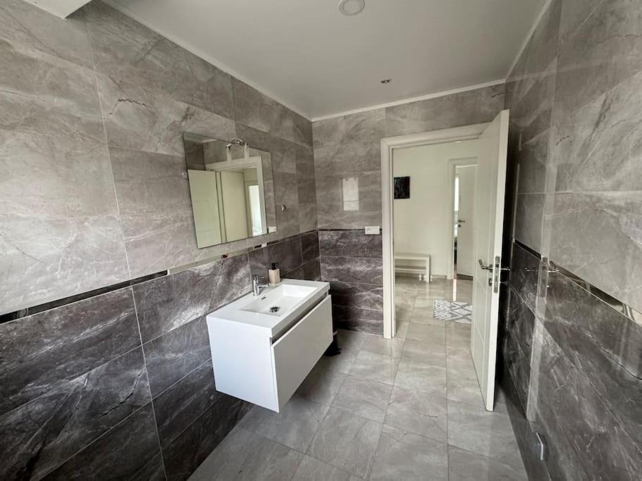 Instant Cosy Apartment สตราสบูร์ก ภายนอก รูปภาพ